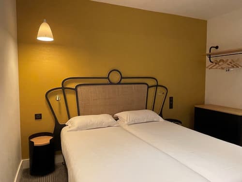 Hôtel de Suez, Room