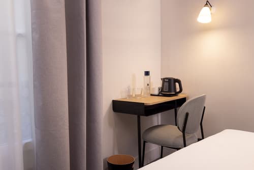 Hôtel de Suez, Room