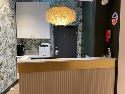 Hôtel de Suez, Reception