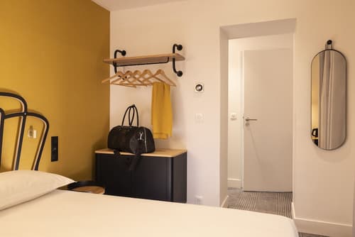 Hôtel de Suez, Room