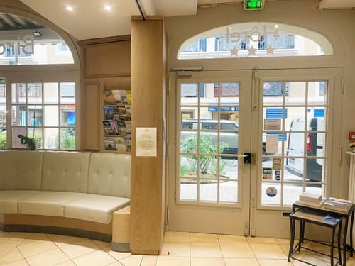 BRIT HOTEL Confort Le Revest Sainte Maxime, Lobby