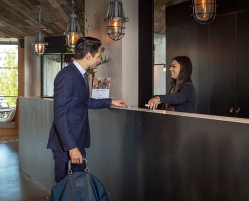 Urban Lodge Hotel, Reception