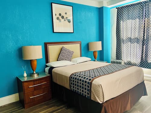 Admiral Hotel, Primary image