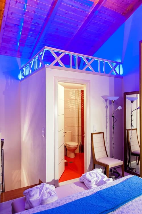 All Saints Villas, Room