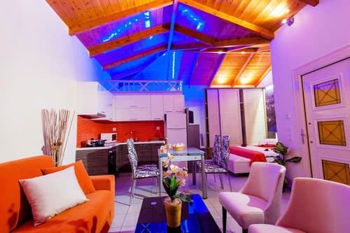 All Saints Villas, Room