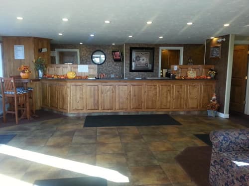 Motel West, Lobby