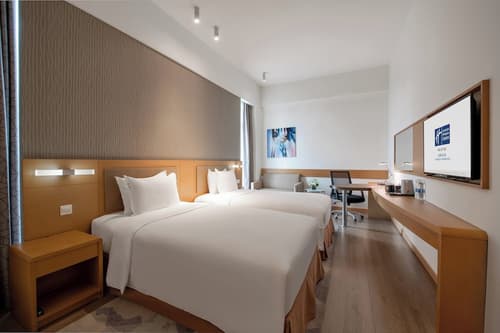 Holiday Inn Express Chengdu Huanhuaxi by IHG, Room