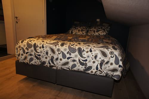 J and R Brussels City Apartment, Room