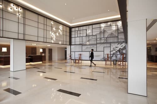 Tangla Hotel Brussels, Interior entrance