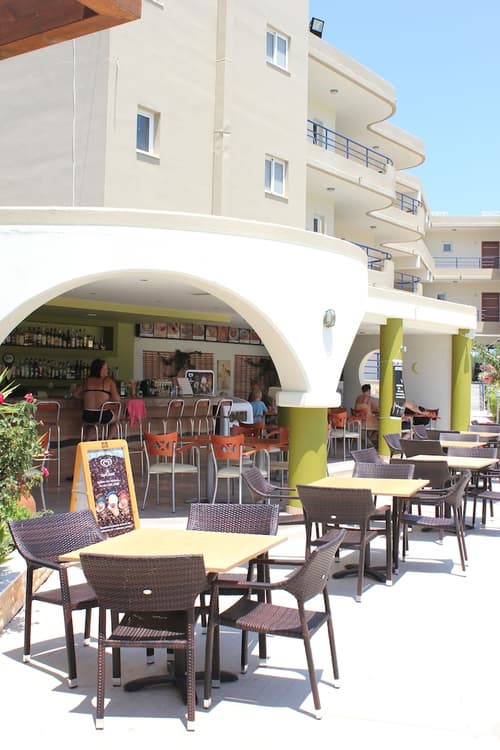 Sea Melody Beach Hotel & Apartments, Breakfast area