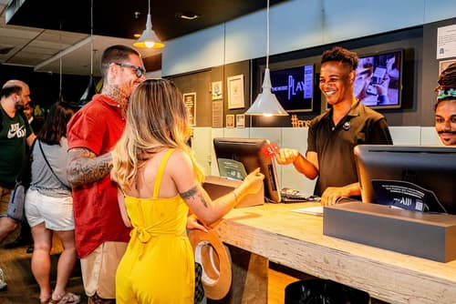 ibis Copacabana Posto 5, Reception