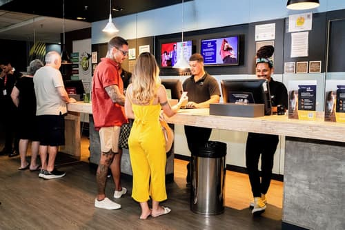 ibis Copacabana Posto 5, Reception