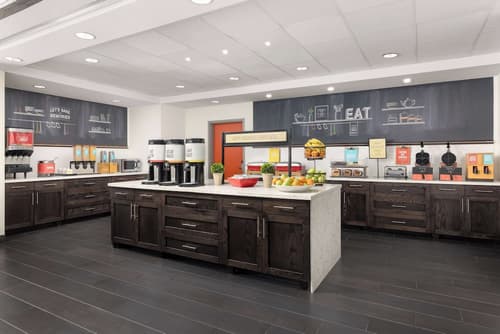 Hampton Inn & Suites Napa, Breakfast area