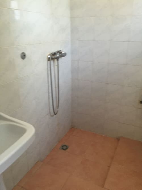 Les Cristaux Roses, Room