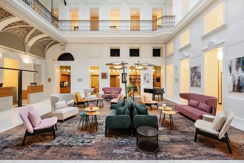 Hotel Moments Budapest, Lobby sitting area
