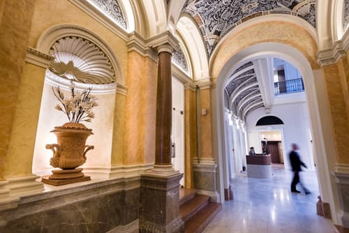 Hotel Moments Budapest, Interior entrance