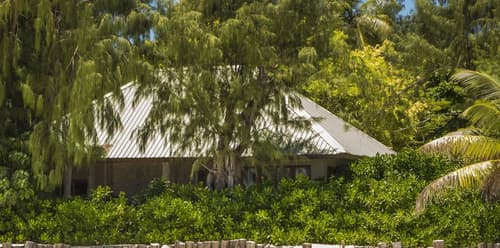 Denis Private Island, Room