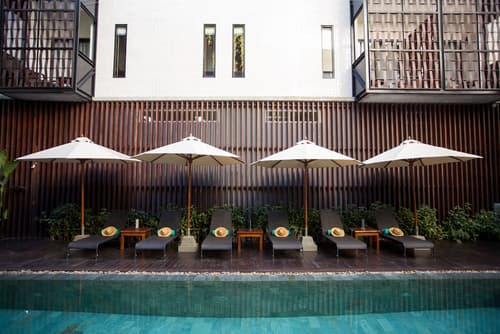 The Aviary Hotel, Pool