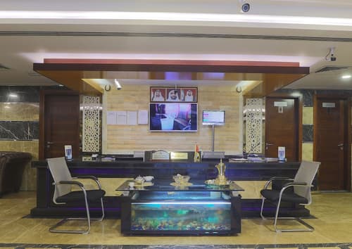 Queen Palace Hotel, Reception