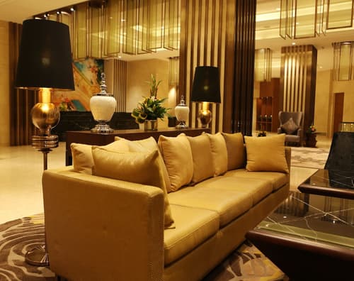 Pride Plaza Hotel Aerocity New Delhi, Lobby sitting area