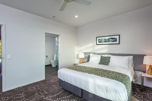 One88 On Commerce, Room