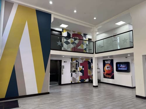 Motel 6 Hollywood, Lobby