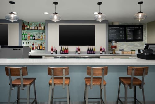 Courtyard by Marriott Nassau Downtown/Junkanoo Beach, Bar (on property)