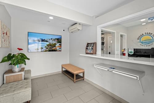 Ocean Park Inn, Reception