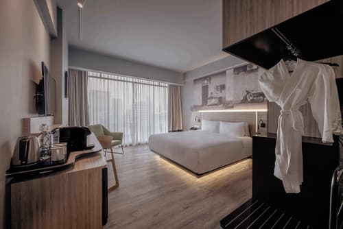 The Kuala Lumpur Journal, Room