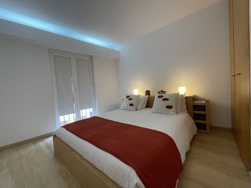 Born to Stay in Milfontes, Room