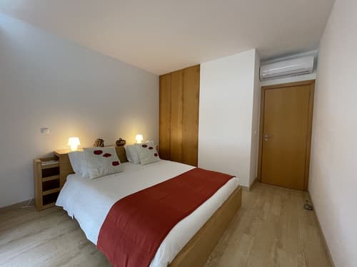 Born to Stay in Milfontes, Room