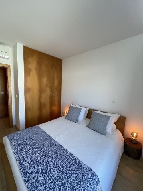 Born to Stay in Milfontes, Room