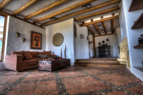 Hacienda Los Mortiños, Lobby sitting area