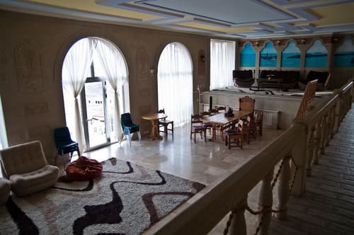 Casanova Inn, Lobby lounge