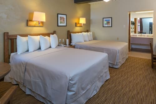 Thunderbird Lodge