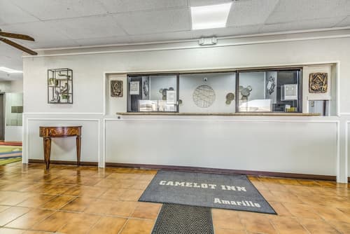 Camelot INN, Reception