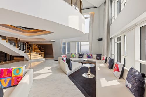 V Hotel Dubai, Curio Collection by Hilton