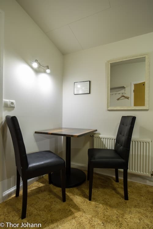 Hotel Hjarðarból, Room