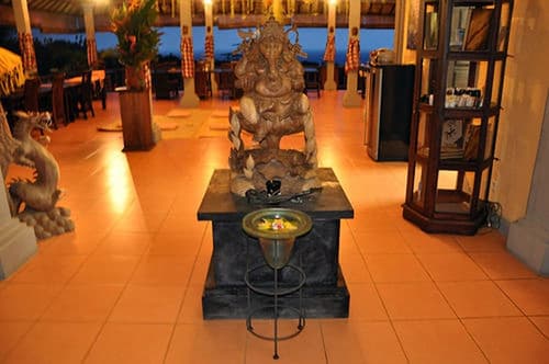 Puri Mangga Sea View Resort & Spa, Interior entrance