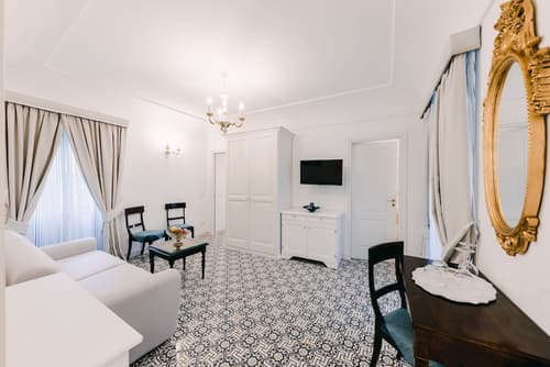 Palazzo Pascal, Room