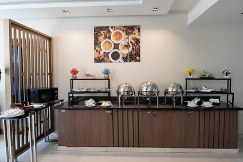 Rivoli Suites, Restaurant