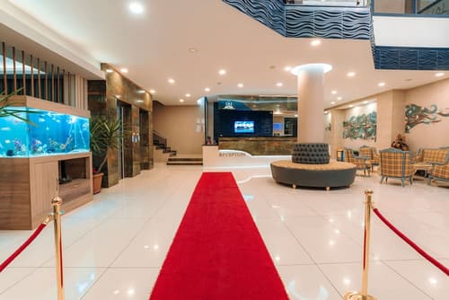 Aksular Hotel, Interior entrance