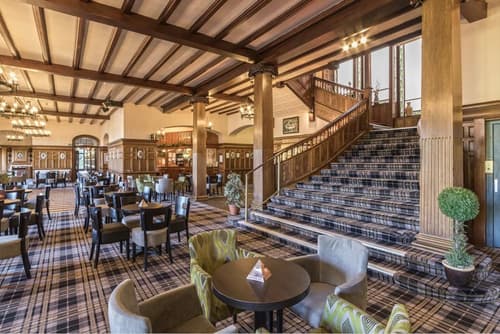 The Caledonian Hotel, Interior entrance
