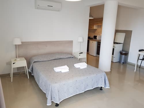 Valentinos Apartments, Room