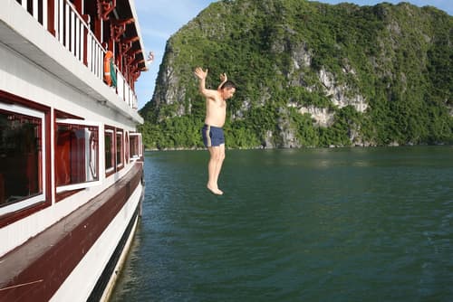 Halong Royal Palace Cruise, Beach