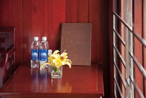 Halong Royal Palace Cruise, Room