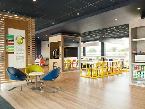 ibis budget Edinburgh Park, Lobby sitting area