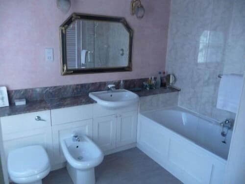 Spylaw Bank House, Bathroom