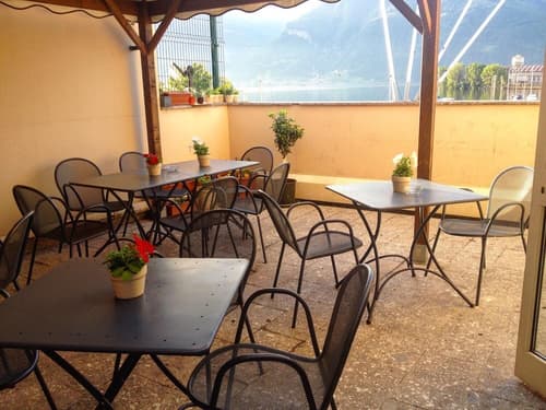 Ostello del Porto, Exterior