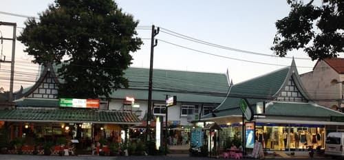 Merlin Plaza Apartments, Exterior